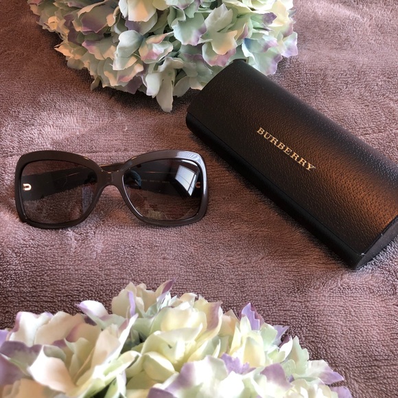 Burberry Accessories - Burberry Oversized Sunglasses with Case